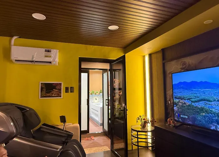 Luxe House Of Zs