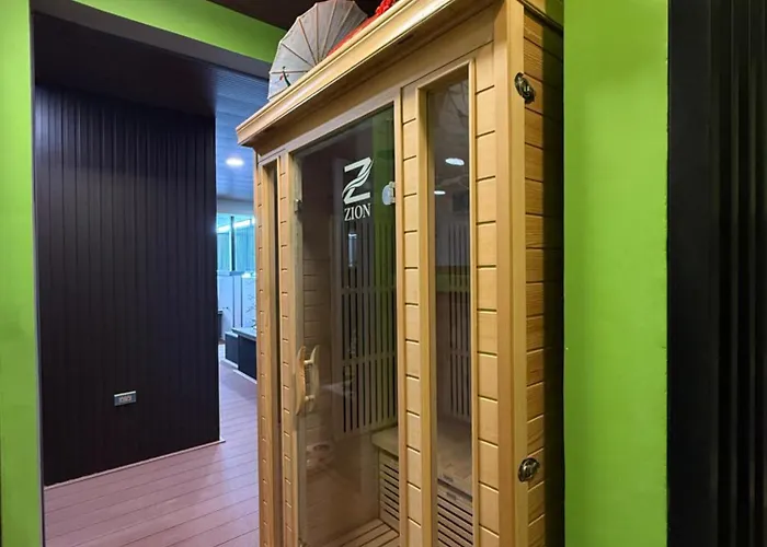 Luxe House Of Zs